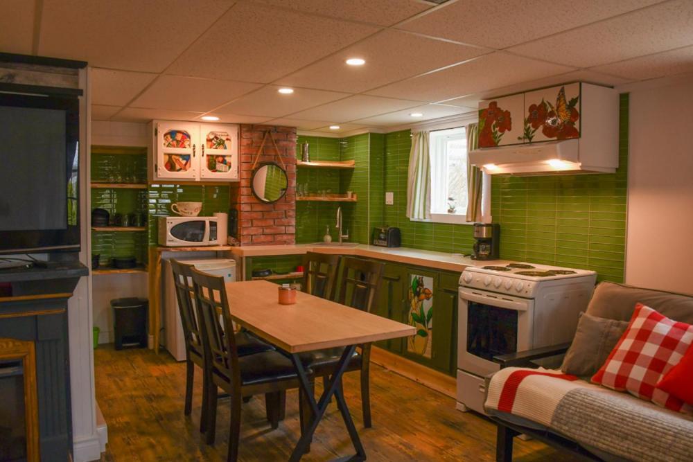 Gite Grand Moment Bed & Breakfast Cabano Exterior photo